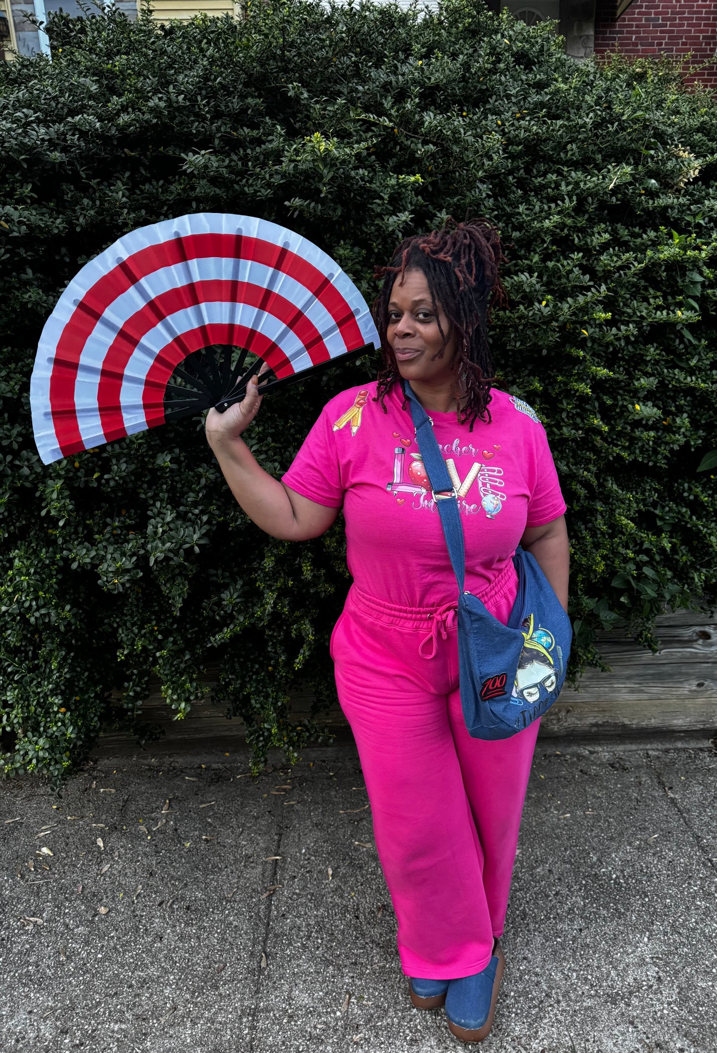 Red & White Clack Fan